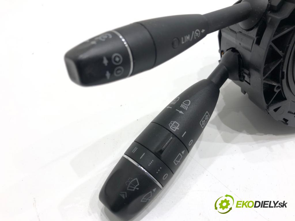 MERCEDES-BENZ X204 SUV 2012 125 kW 220 CDI (204.902) 2143 Prepínač kombinovaný A2049000204 (Prepínacie páčky pod volantom)