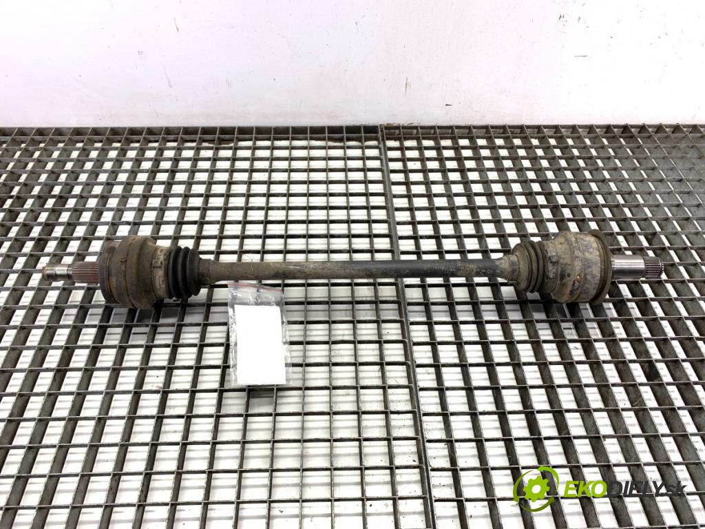 MERCEDES-BENZ X204 SUV 2012 125 kW 220 CDI (204.902) 2143 poloos pravý zadní část 