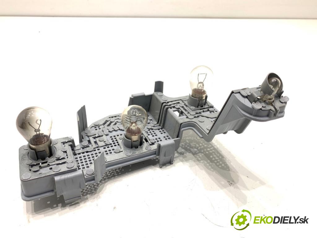 MERCEDES-BENZ X204 SUV 2012 125 kW 220 CDI (204.902) 2143 vložka svetla levý zadní část