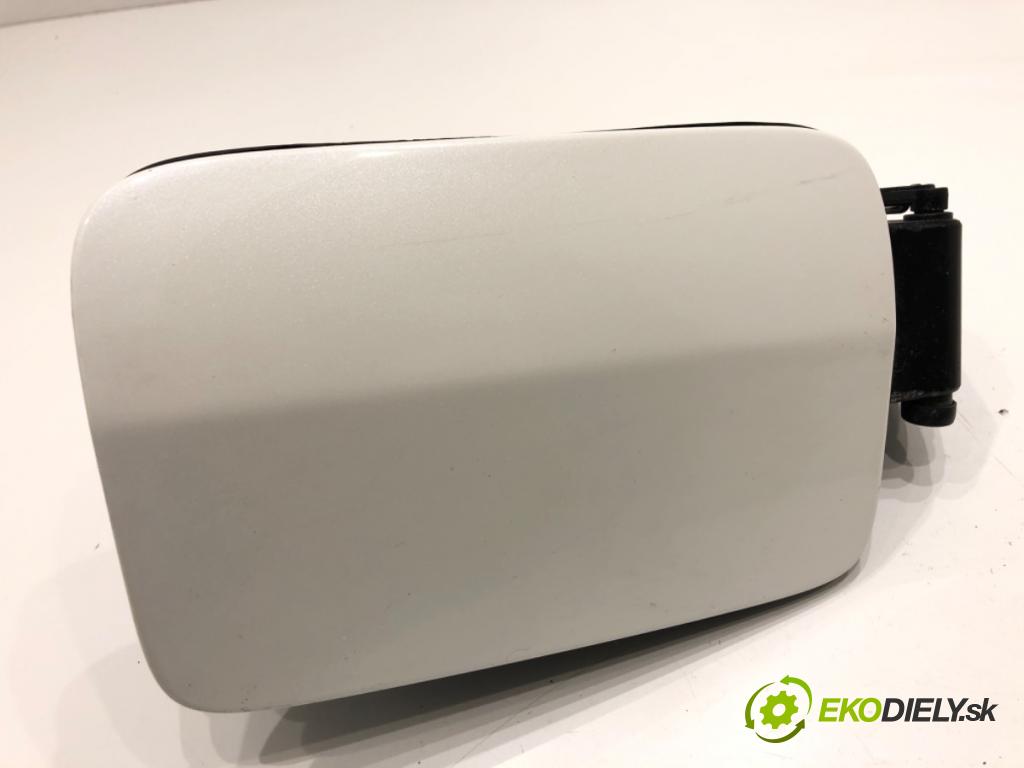 MERCEDES-BENZ X204 SUV 2012 125 kW 220 CDI (204.902) 2143 Dvierka nádrže paliva A2046300367 (Kľučka dverí ostatné)