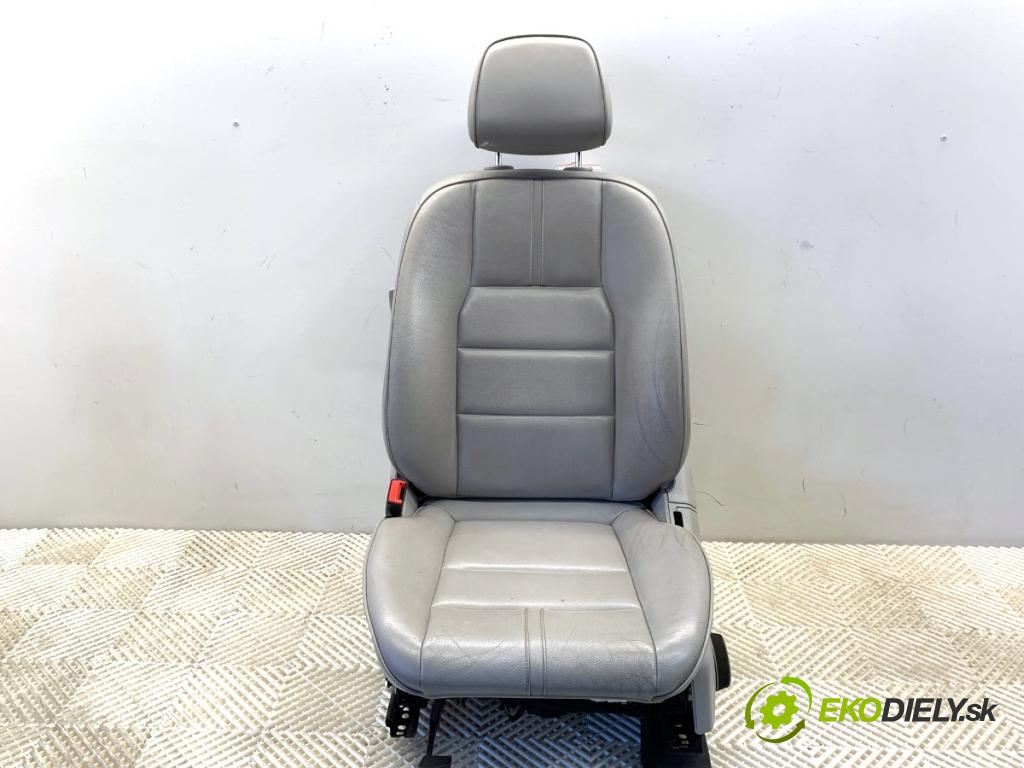 MERCEDES-BENZ X204 SUV 2012 125 kW 220 CDI (204.902) 2143 sedadlo levý přední část 