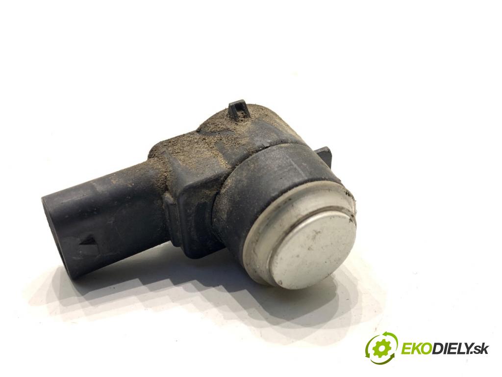 MERCEDES-BENZ X204 SUV 2012 125 kW 220 CDI (204.902) 2143 snímač PDC A2215420417