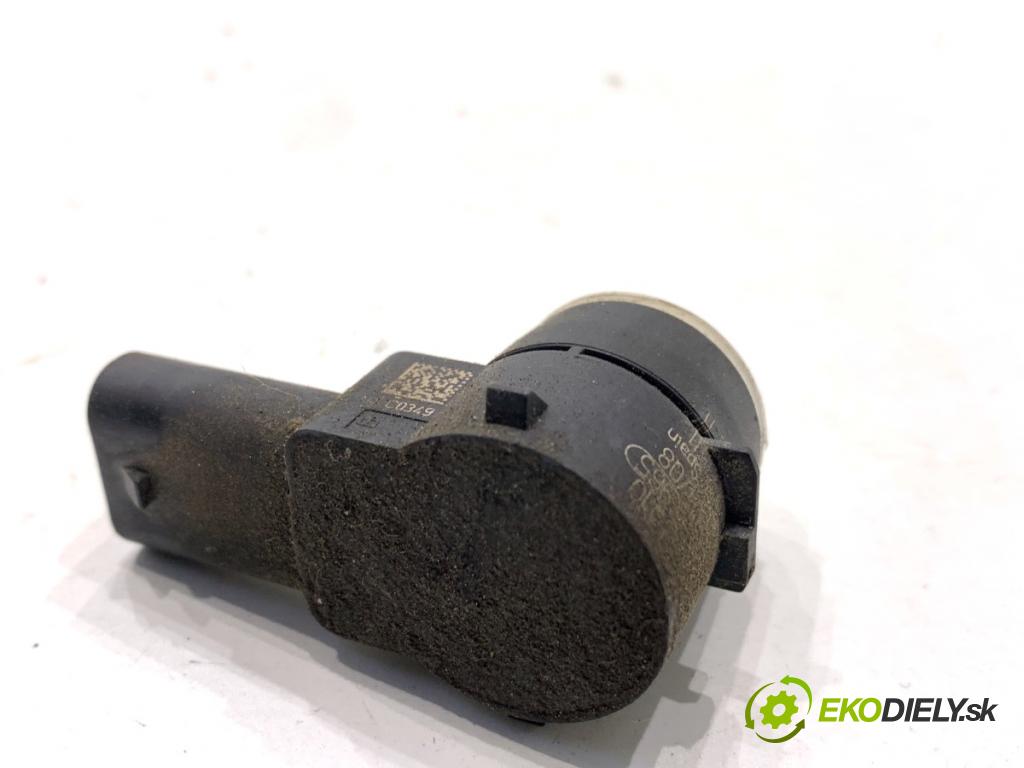 MERCEDES-BENZ X204 SUV 2012 125 kW 220 CDI (204.902) 2143 snímač PDC A2215420417