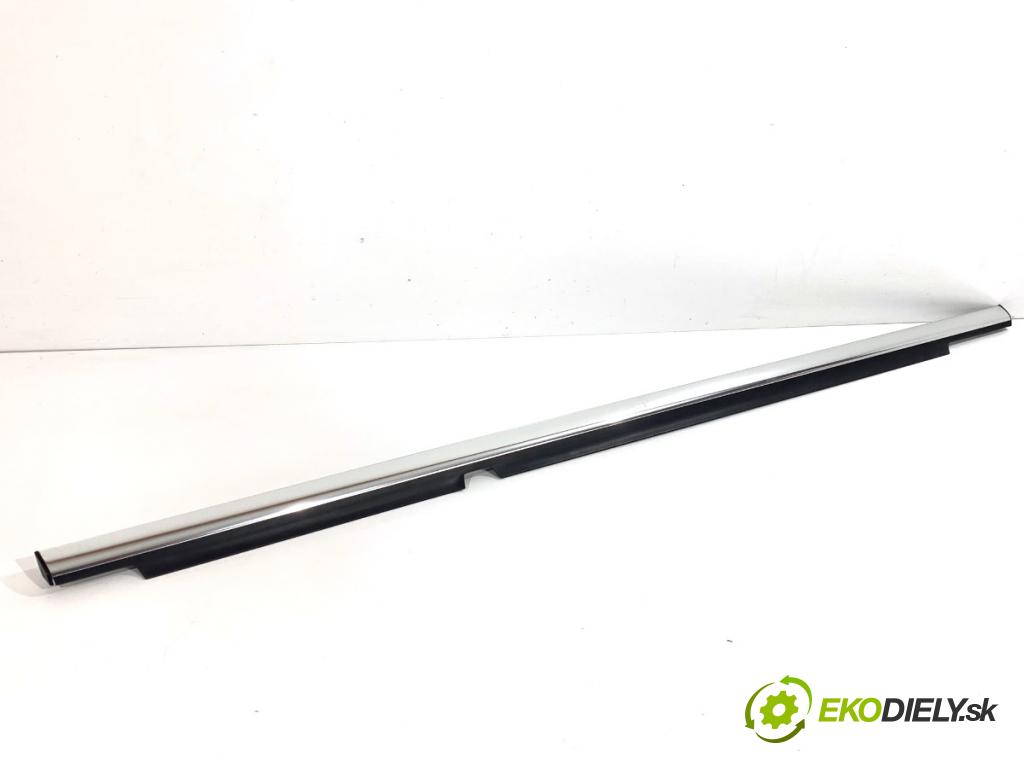 MERCEDES-BENZ X204 SUV 2012 125 kW 220 CDI (204.902) 2143 lišta Sbírání: zadní část levý