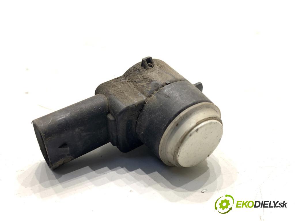 MERCEDES-BENZ X204 SUV 2012 125 kW 220 CDI (204.902) 2143 snímač PDC A2215420417