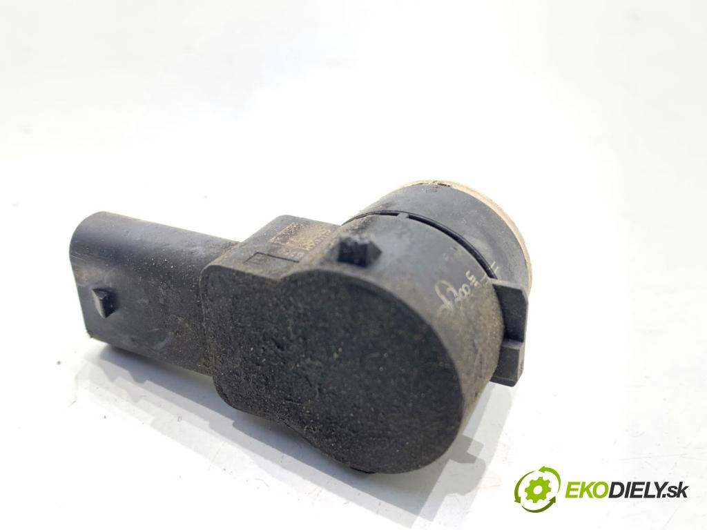 MERCEDES-BENZ X204 SUV 2012 125 kW 220 CDI (204.902) 2143 snímač PDC A2215420417