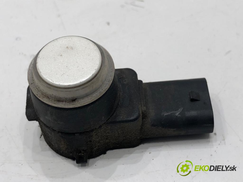 MERCEDES-BENZ X204 SUV 2012 125 kW 220 CDI (204.902) 2143 Snímač PDC A2215420417