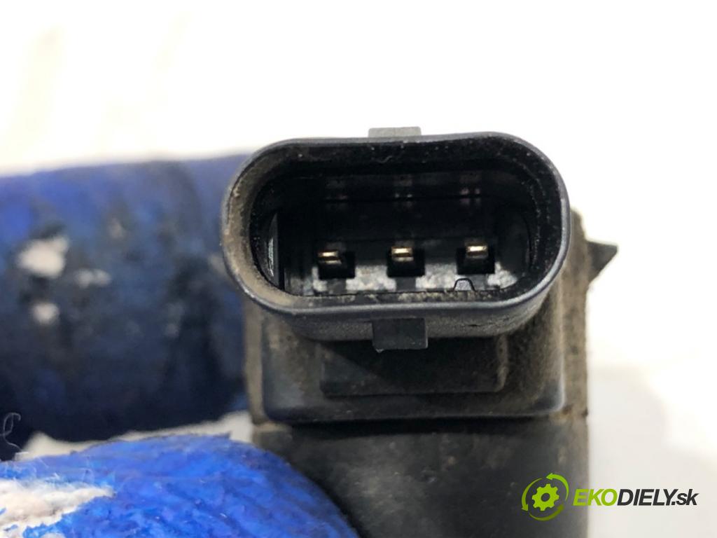 MERCEDES-BENZ X204 SUV 2012 125 kW 220 CDI (204.902) 2143 Snímač PDC A2215420417