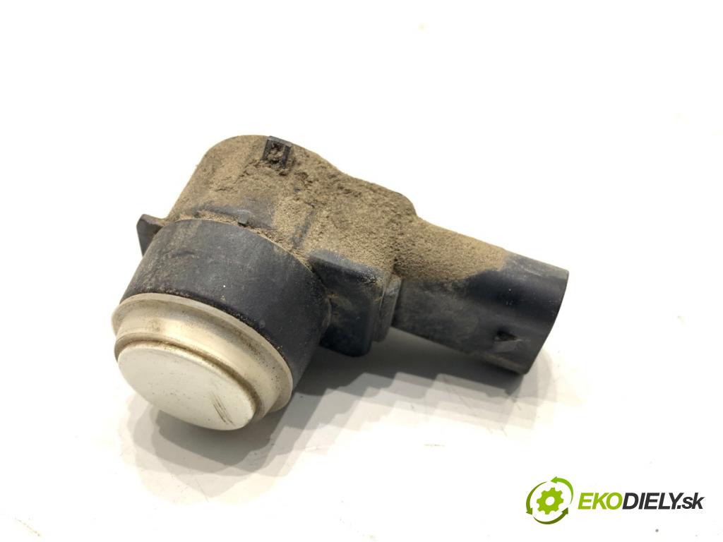 MERCEDES-BENZ X204 SUV 2012 125 kW 220 CDI (204.902) 2143 snímač PDC A2215420417