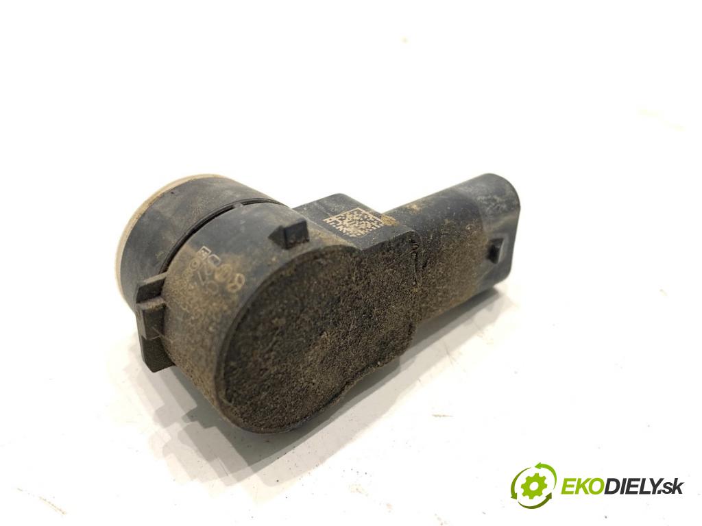 MERCEDES-BENZ X204 SUV 2012 125 kW 220 CDI (204.902) 2143 snímač PDC A2215420417