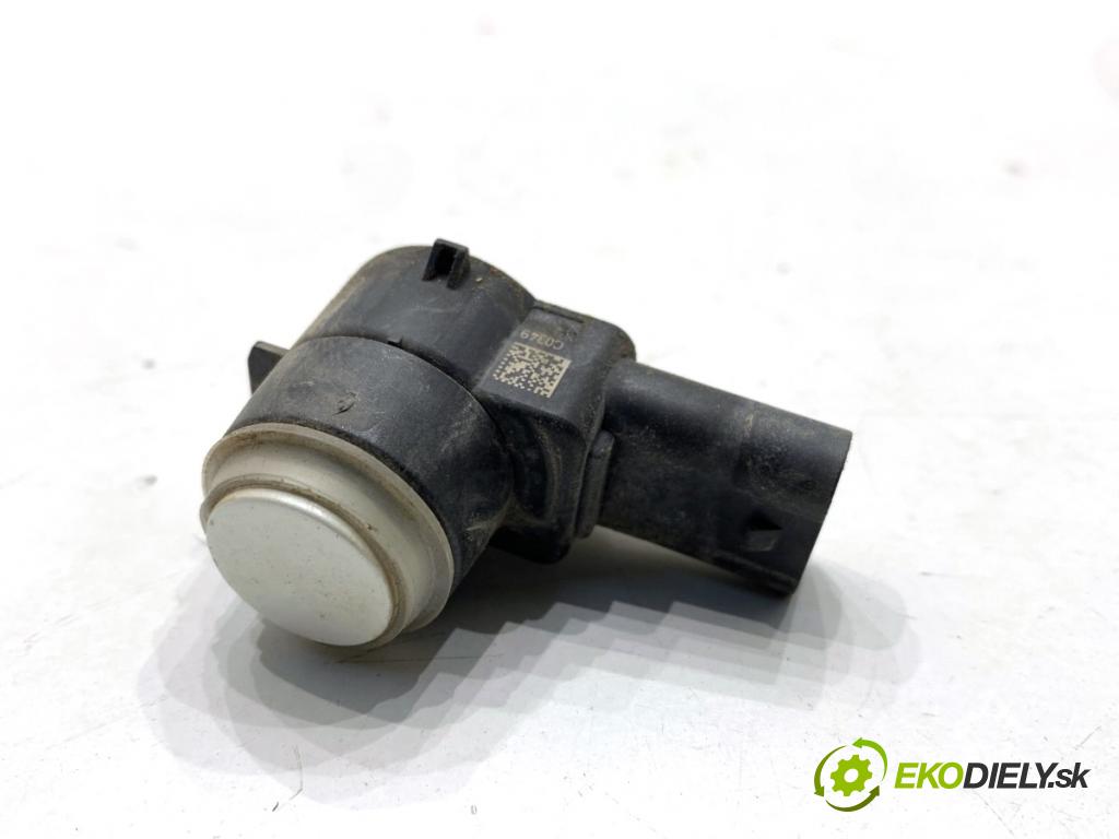 MERCEDES-BENZ X204 SUV 2012 125 kW 220 CDI (204.902) 2143 snímač PDC A2215420417