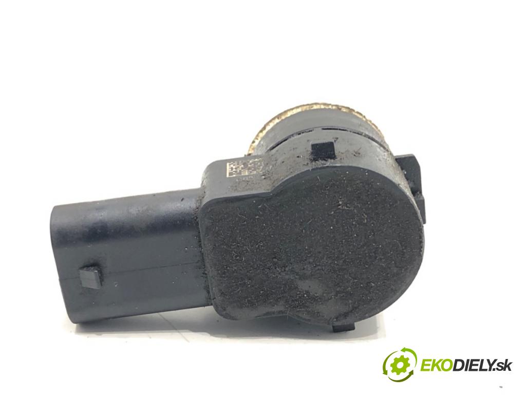 MERCEDES-BENZ X204 SUV 2012 125 kW 220 CDI (204.902) 2143 Snímač PDC A2215420417