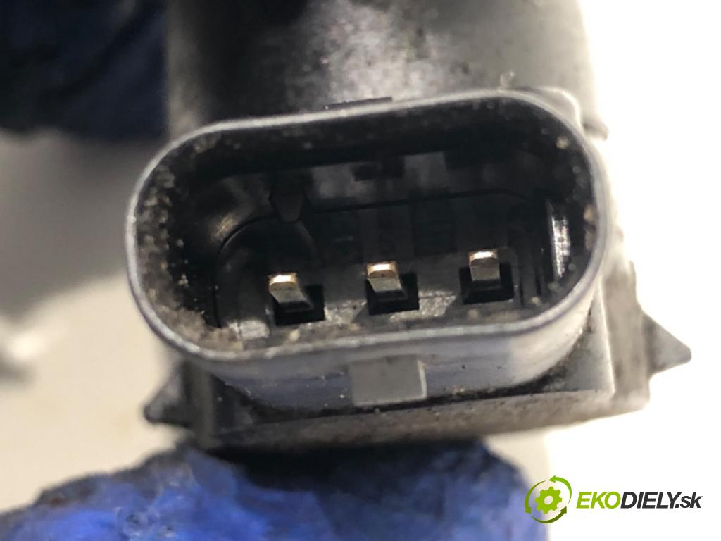 MERCEDES-BENZ X204 SUV 2012 125 kW 220 CDI (204.902) 2143 Snímač PDC A2215420417