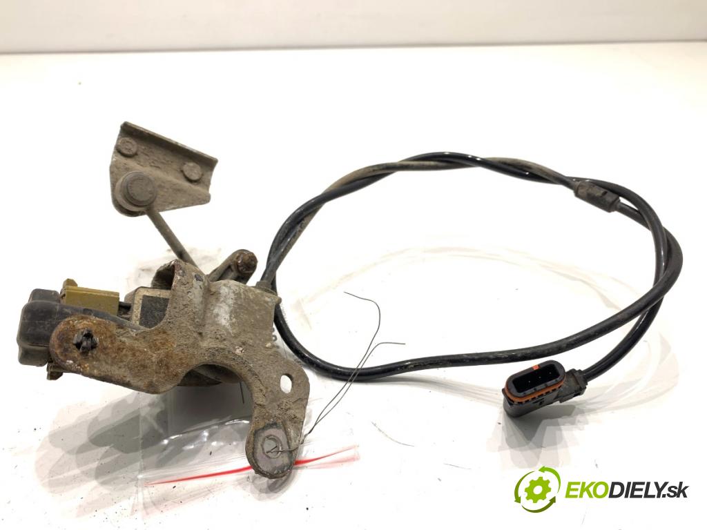 MERCEDES-BENZ X204 SUV 2012 125 kW 220 CDI (204.902) 2143 snímač ÚROVEŇ: XENON zadní část levý A2045406205