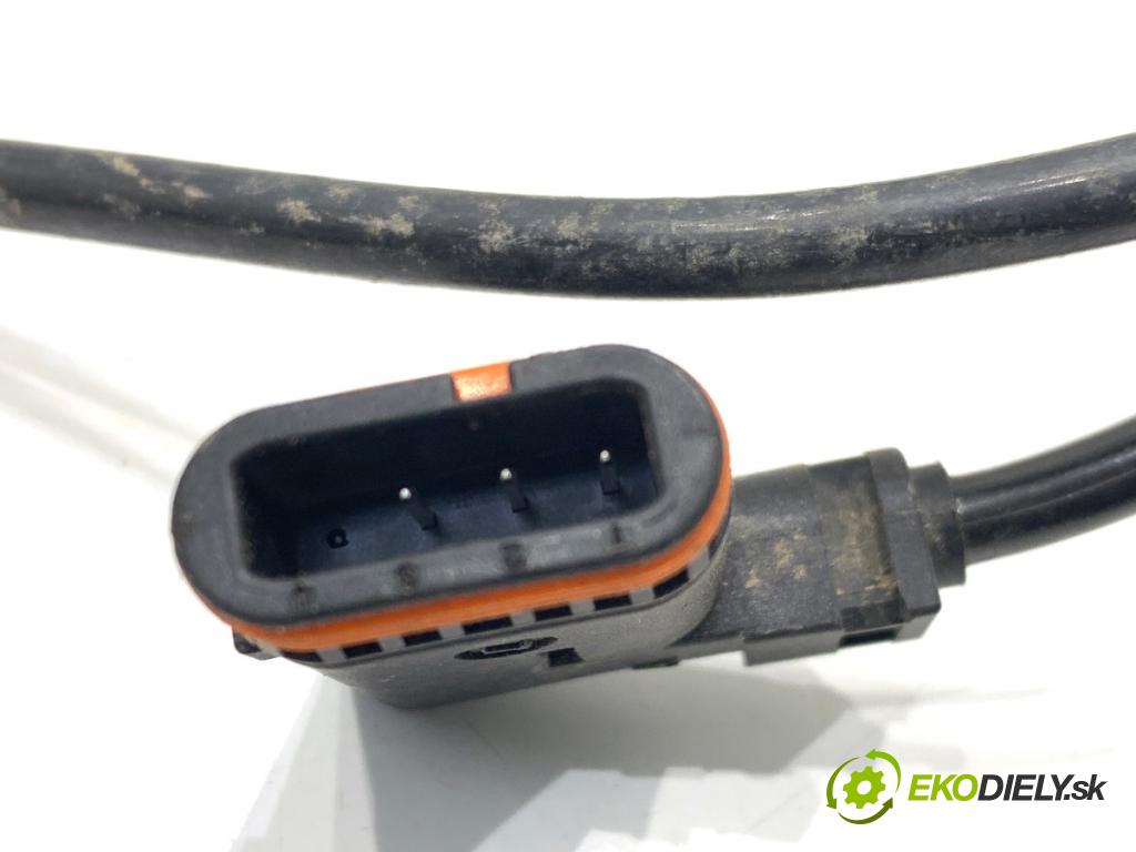 MERCEDES-BENZ X204 SUV 2012 125 kW 220 CDI (204.902) 2143 snímač ÚROVEŇ: XENON zadní část levý A2045406205