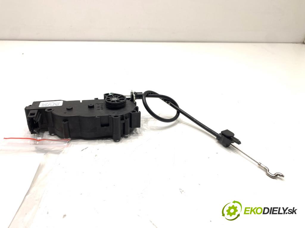 MERCEDES-BENZ X204 SUV 2012 125 kW 220 CDI (204.902) 2143 VLAK: dveří zadní část A2047500060