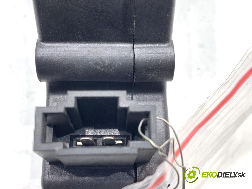 MERCEDES-BENZ X204 SUV 2012 125 kW 220 CDI (204.902) 2143 VLAK: dveří zadní část A2047500060