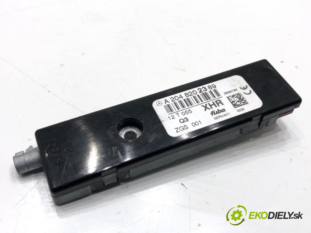MERCEDES-BENZ X204 SUV 2012 125 kW 220 CDI (204.902) 2143 zesilovač Antenní: A2048202389 (Zesilovač)