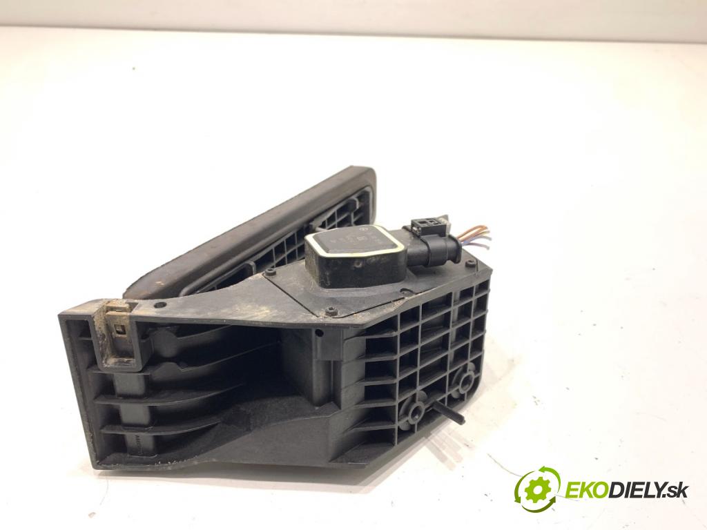 MERCEDES-BENZ X204 SUV 2012 125 kW 220 CDI (204.902) 2143 Potenciometer plynu 2043000304 (Potenciometer plynového pedálu)