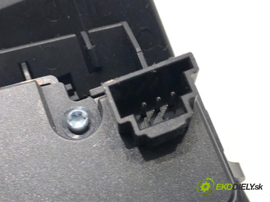 MERCEDES-BENZ X204 SUV 2012 125 kW 220 CDI (204.902) 2143 Panel přepínač A2049051351