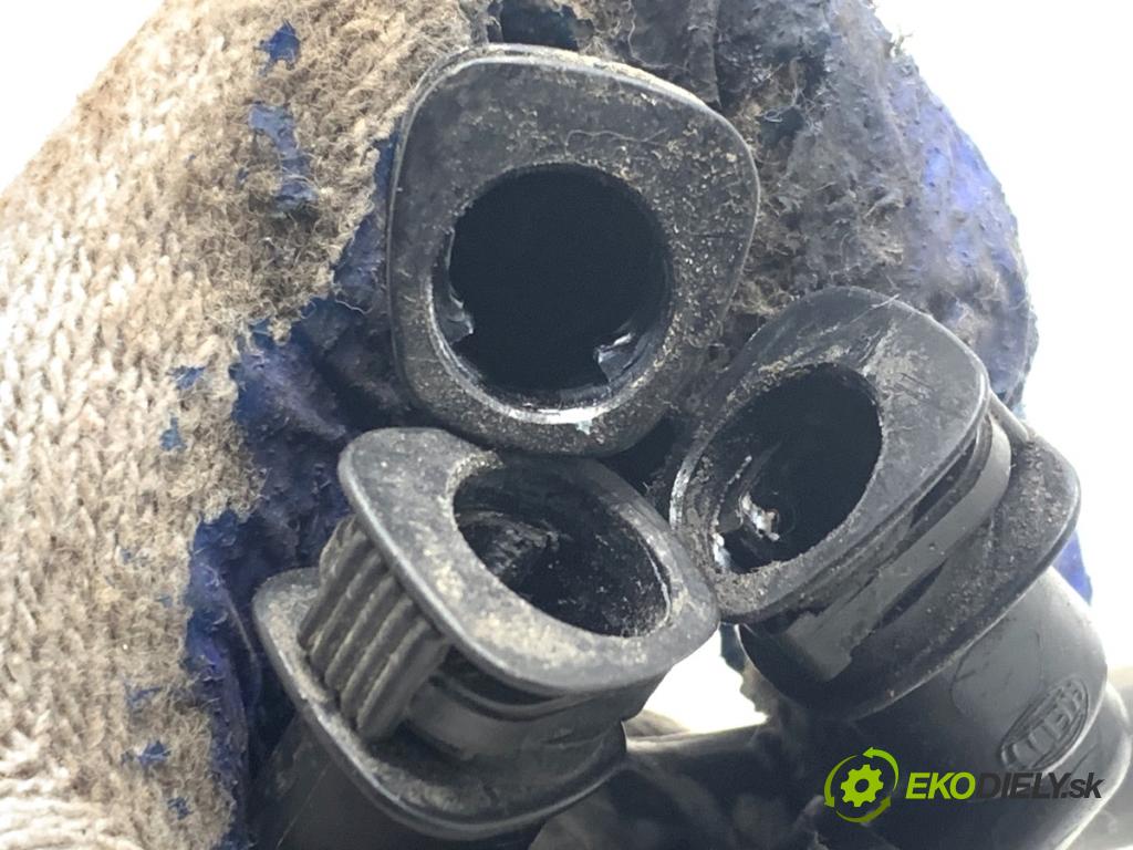 MERCEDES-BENZ X204 SUV 2012 125 kW 220 CDI (204.902) 2143 Rúrka ostrekovačov svetiel XENON A2048601092