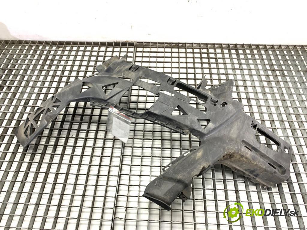 MERCEDES-BENZ X204 SUV 2012 125 kW 220 CDI (204.902) 2143 úchyt nárazníka levý přední část 2048851965