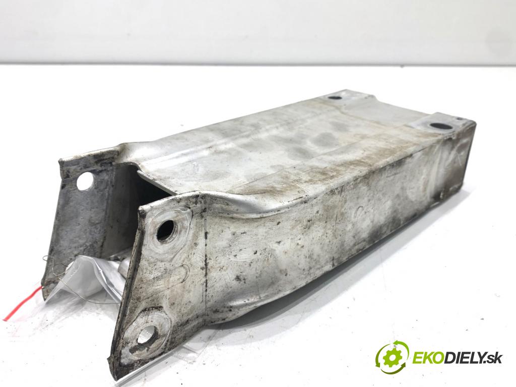 MERCEDES-BENZ X204 SUV 2012 125 kW 220 CDI (204.902) 2143 držák mačkání přední část levá strana 2046201595