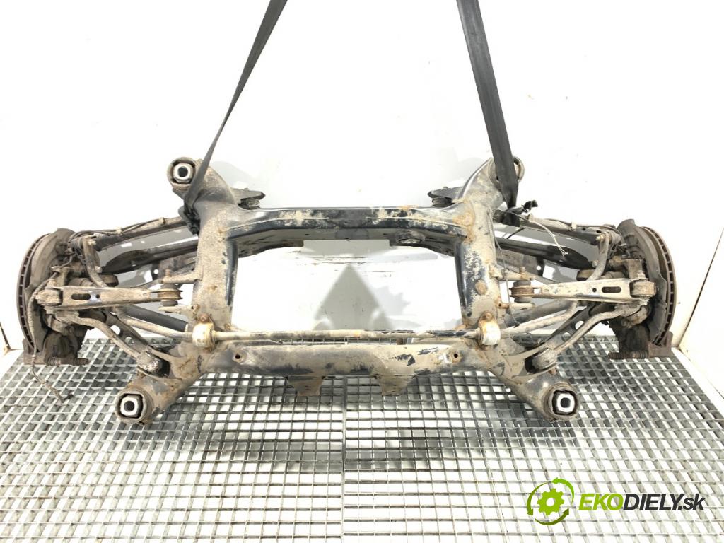 BMW F25 SUV 2013 135 kW xDrive 20 d 1995 výztuha zadní část 