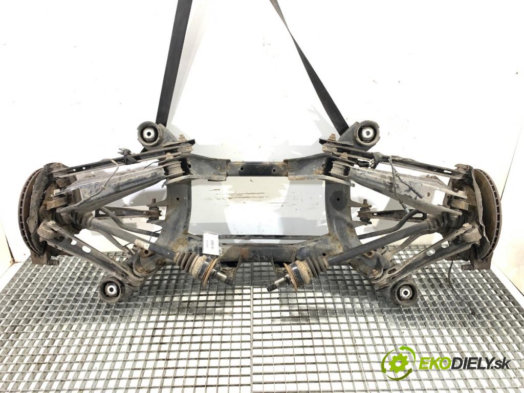 BMW F25 SUV 2013 135 kW xDrive 20 d 1995 výztuha zadní část