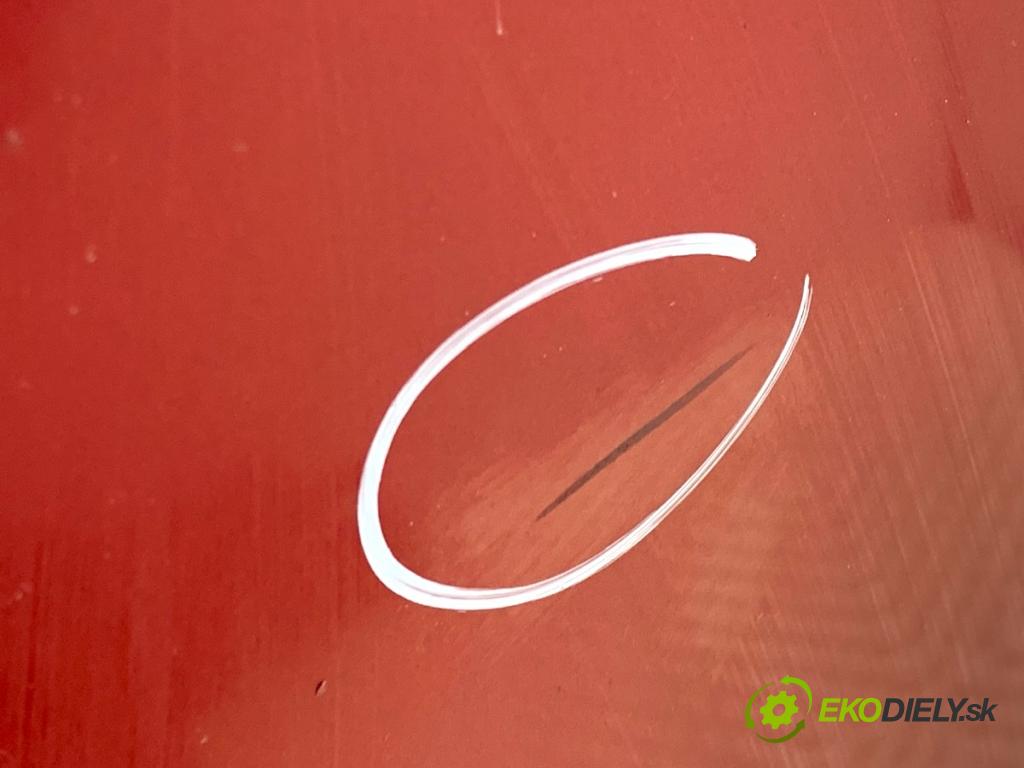 TOYOTA AURIS II liftback 2013 97 kW 1.6 (ZRE181_, ZRE185_) 1598 Nárazník zad  (Kľučka dverí ostatné)