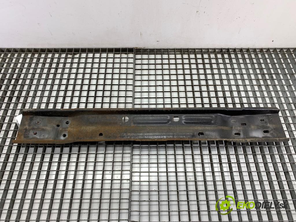 TOYOTA AURIS II liftback 2013 97 kW 1.6 (ZRE181_, ZRE185_) 1598 výztuha nárazníka zadní část  (Zadní výztuha)