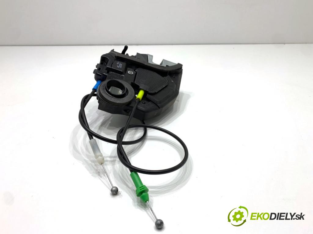 TOYOTA AURIS II liftback 2013 97 kW 1.6 (ZRE181_, ZRE185_) 1598 zámok dveře levý zadní část