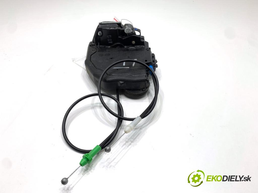 TOYOTA AURIS II liftback 2013 97 kW 1.6 (ZRE181_, ZRE185_) 1598 zámok dveře levý zadní část