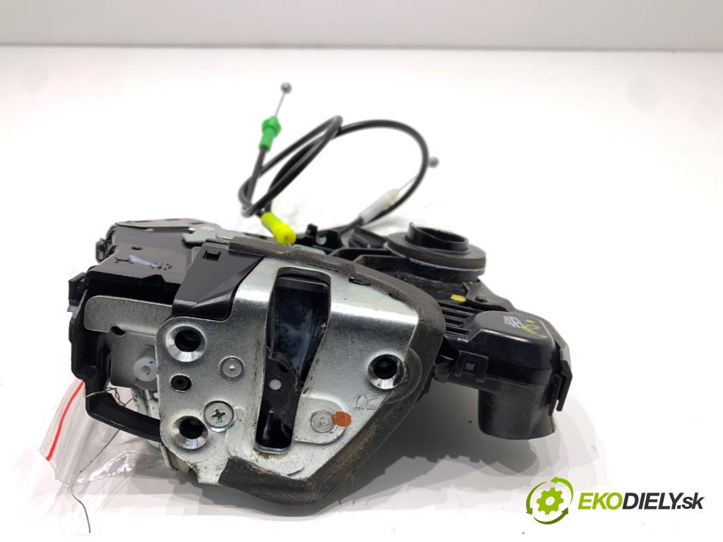 TOYOTA AURIS II liftback 2013 97 kW 1.6 (ZRE181_, ZRE185_) 1598 zámok dveře pravý přední část 