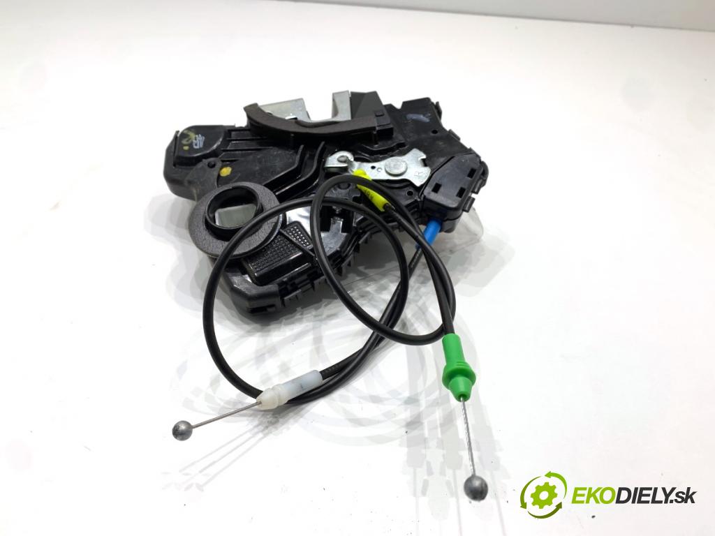 TOYOTA AURIS II liftback 2013 97 kW 1.6 (ZRE181_, ZRE185_) 1598 zámok Dvere pravy predný