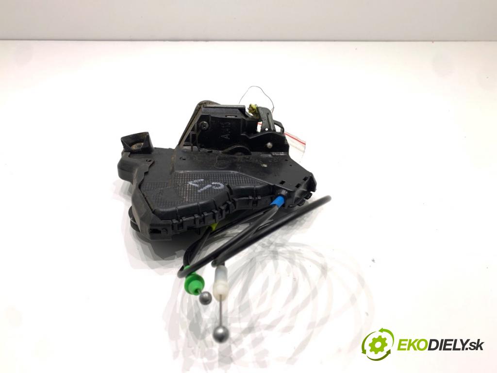 TOYOTA AURIS II liftback 2013 97 kW 1.6 (ZRE181_, ZRE185_) 1598 zámok dveře levý přední část
