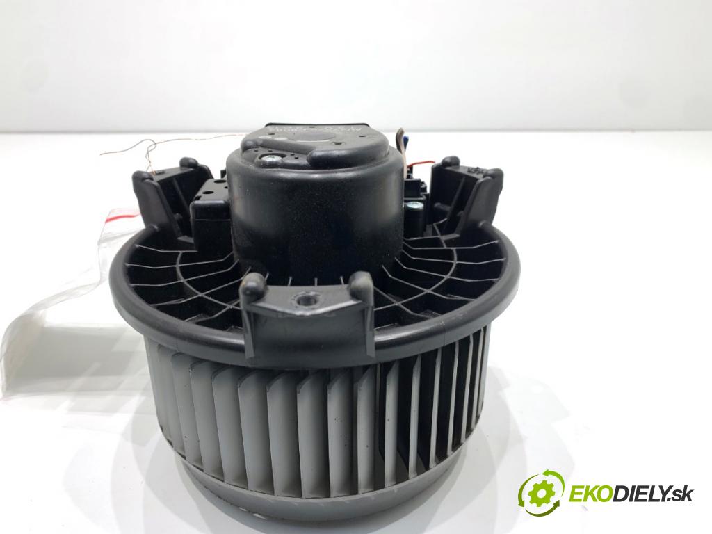 TOYOTA AURIS II liftback 2013 97 kW 1.6 (ZRE181_, ZRE185_) 1598 ventilátor kúrenia AV272700-8084