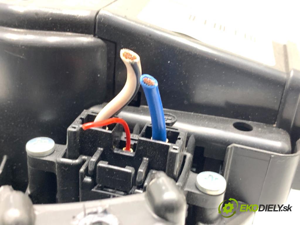 TOYOTA AURIS II liftback 2013 97 kW 1.6 (ZRE181_, ZRE185_) 1598 ventilátor kúrenia AV272700-8084