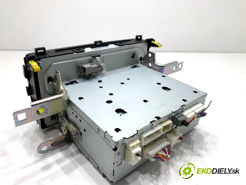 TOYOTA AURIS II liftback 2013 97 kW 1.6 (ZRE181_, ZRE185_) 1598 RADIO 86140-02010 (Audio zařízení)