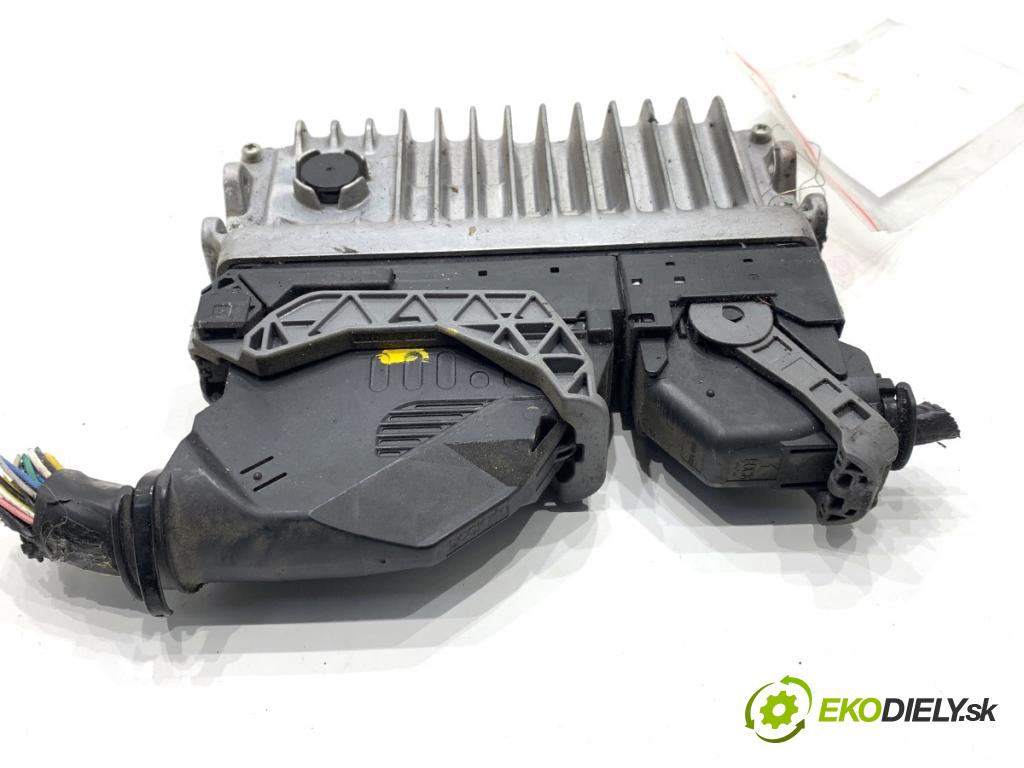 TOYOTA AURIS II liftback 2013 97 kW 1.6 (ZRE181_, ZRE185_) 1598 řídící jednotka motora 89661-0Z840 (Řídicí jednotka)