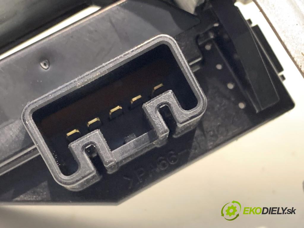 TOYOTA AURIS II liftback 2013 97 kW 1.6 (ZRE181_, ZRE185_) 1598 Motor stieračov zad 85130-02050