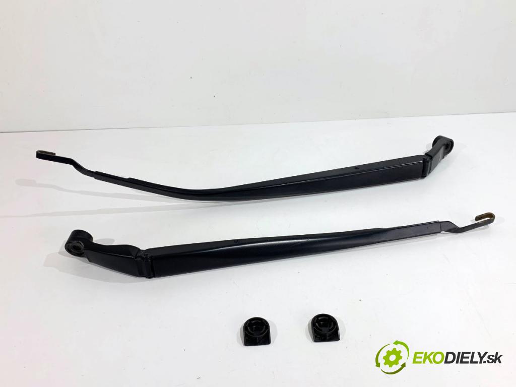 TOYOTA AURIS II liftback 2013 97 kW 1.6 (ZRE181_, ZRE185_) 1598 ramena stěrače přední část 