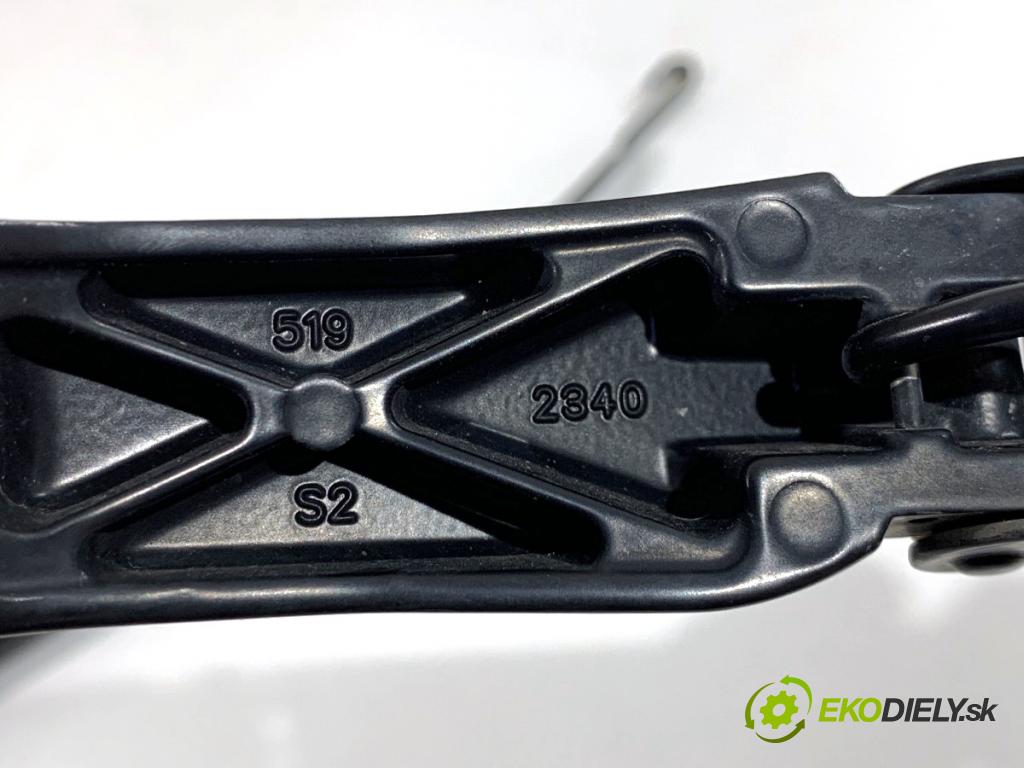 TOYOTA AURIS II liftback 2013 97 kW 1.6 (ZRE181_, ZRE185_) 1598 ramena stěrače přední část