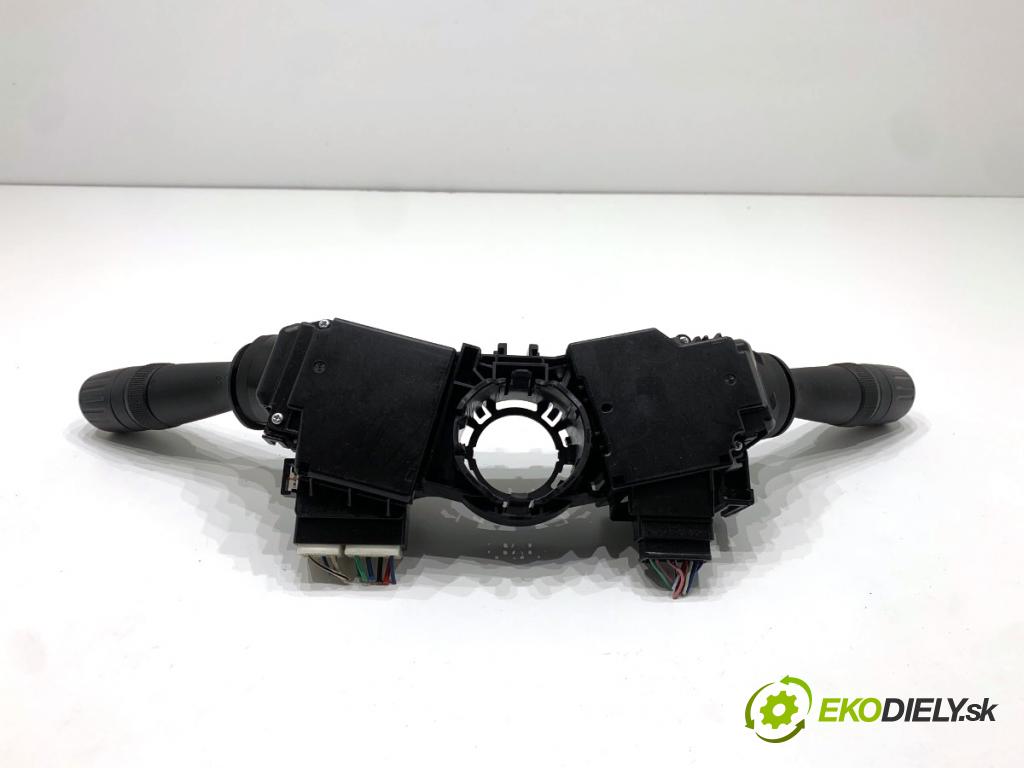 TOYOTA AURIS II liftback 2013 97 kW 1.6 (ZRE181_, ZRE185_) 1598 přepínač kombinovaný  (Páčky pod volantem)