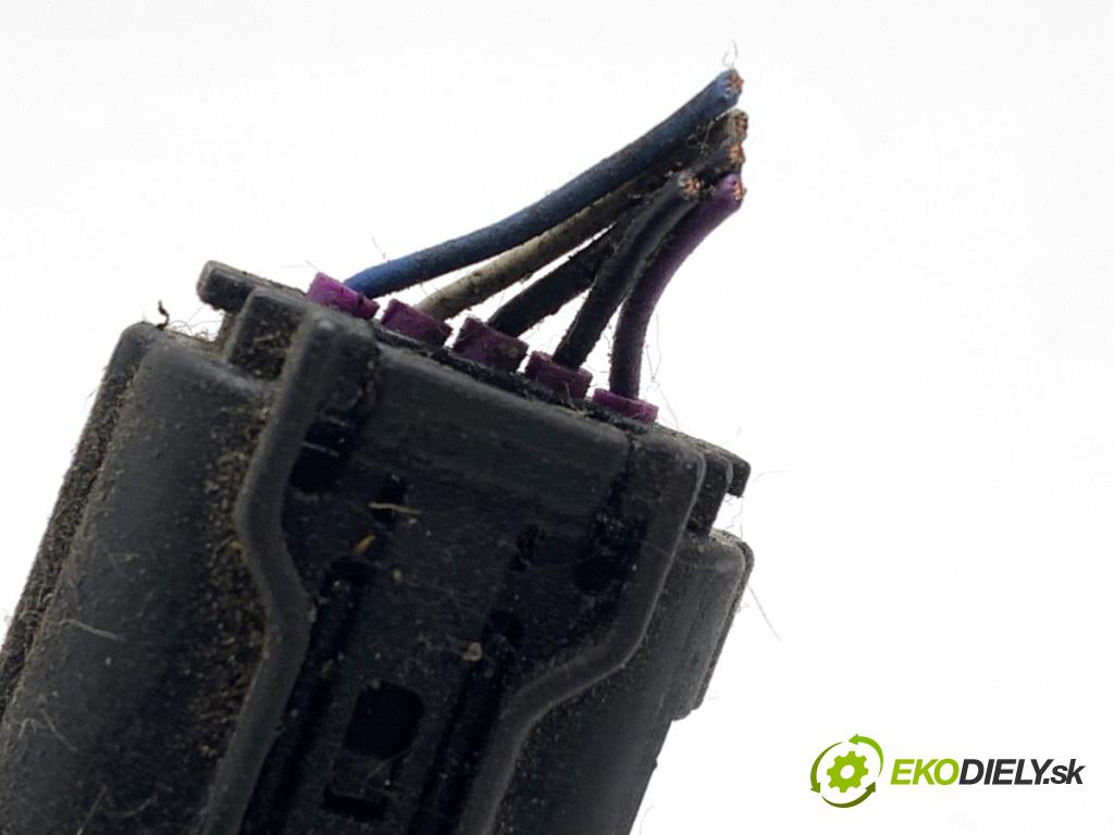 TOYOTA AURIS II liftback 2013 97 kW 1.6 (ZRE181_, ZRE185_) 1598 váha vzduchu 22204-0V020 (Snímač hmotnosti vzduchu)