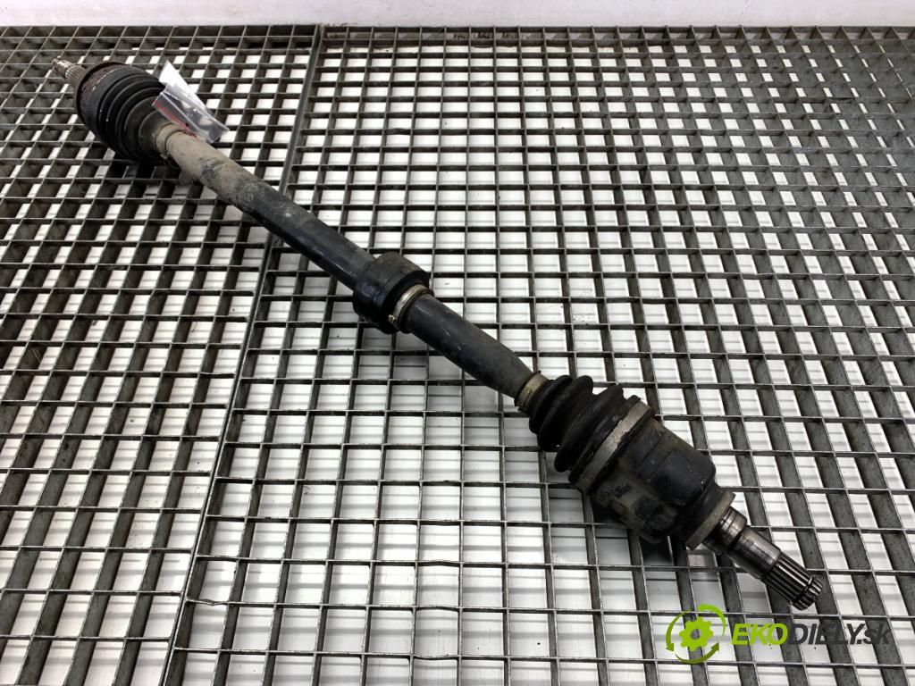 TOYOTA AURIS II liftback 2013 97 kW 1.6 (ZRE181_, ZRE185_) 1598 Poloos pravy predný