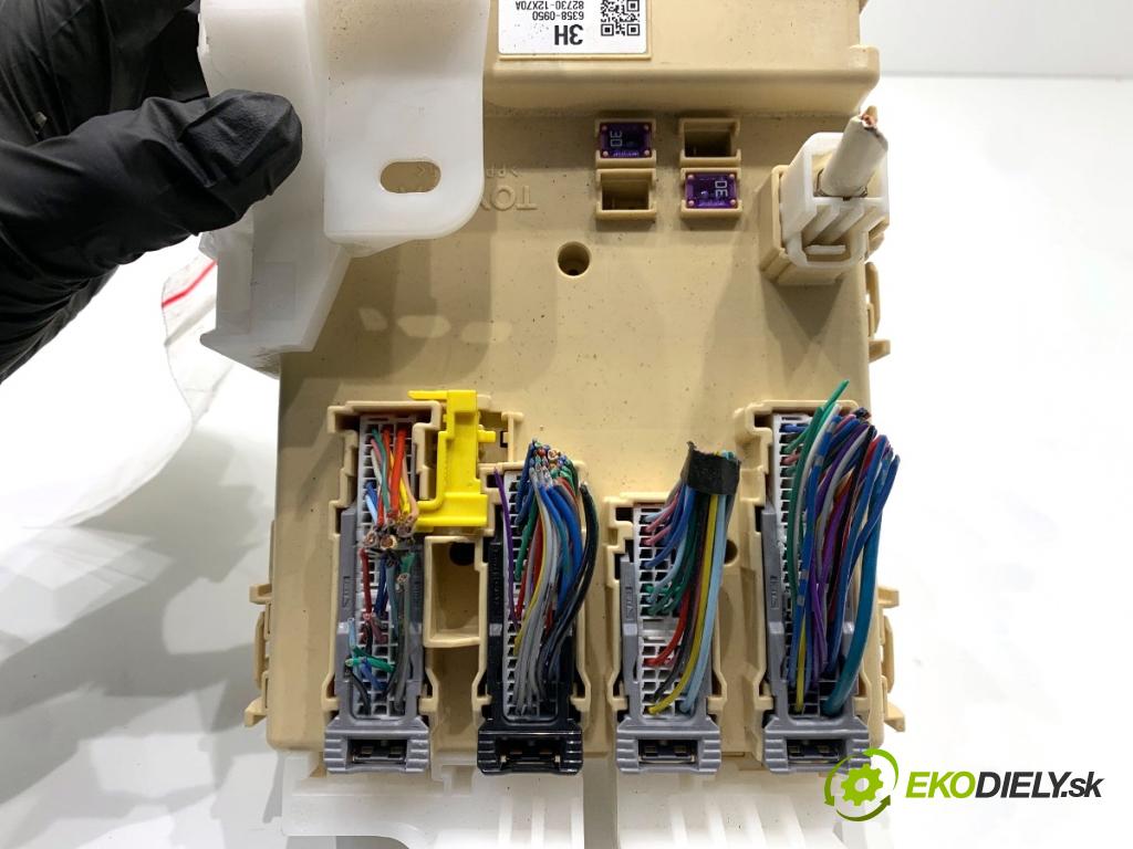 TOYOTA AURIS II liftback 2013 97 kW 1.6 (ZRE181_, ZRE185_) 1598 modul BSI 82730-12X70A (Pojistková skříňka)