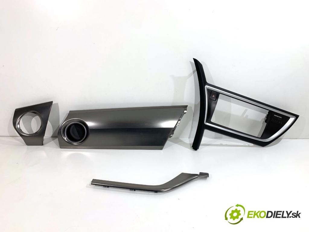 TOYOTA AURIS II liftback 2013 97 kW 1.6 (ZRE181_, ZRE185_) 1598 lišty kryt 55470-02030 55405-02430 (Lišta)