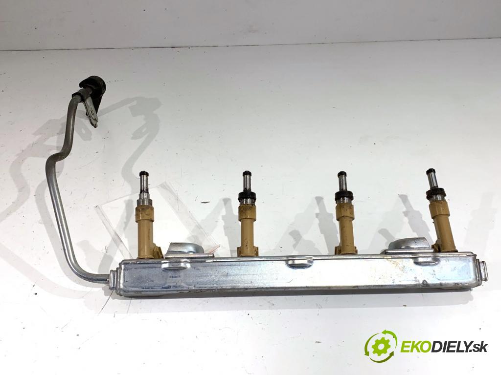 TOYOTA AURIS II liftback 2013 97 kW 1.6 (ZRE181_, ZRE185_) 1598 Lišta vstrekovacia 23250-0T030 (Vstrekovacia lišta)