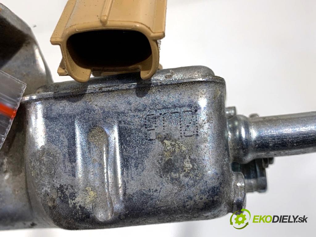 TOYOTA AURIS II liftback 2013 97 kW 1.6 (ZRE181_, ZRE185_) 1598 Lišta vstrekovacia 23250-0T030 (Vstrekovacia lišta)